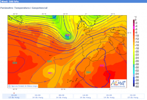 Previsió de temperatura en altura (a 500 hPa) durant l'onada de calor; concretament per al 13/05/2015, a les 20 h. (Font: AEMet.)